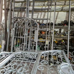 Hench custom design made wrought iron driveway gates finished project photos No.22