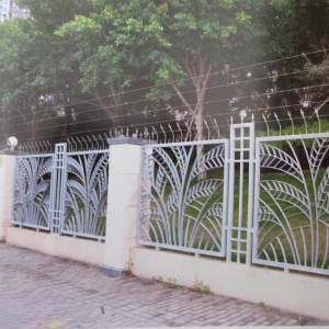 Wrought iron fence gates manufacturers China garden metal steel fencing driveway gate sppliers Hc-f15