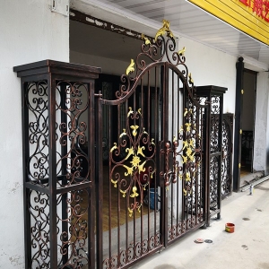 Wrought Iron Gate China Driveway Swing Door Pure Hands Fluorocarbon Paints 30 Year No Fade Peeling HC-G38