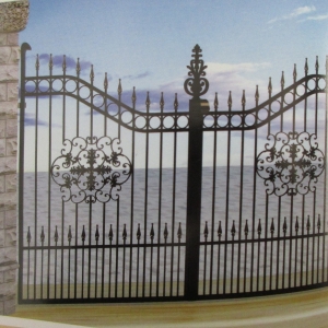 Wrought iron gate manufacturers China garden metal steel driveway swing sliding gates sppliers Hc-g31